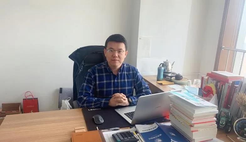 耐沃姆為生物質(zhì)壁爐，不只是取暖！